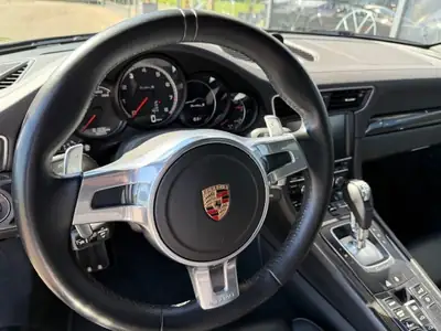 Porsche 911 Turbo S — Coupé sportif haute performance, 560 ch et histoire suisse certifiée — Thumbnail 12