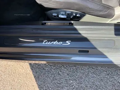 Porsche 911 Turbo S — Coupé sportif haute performance, 560 ch et histoire suisse certifiée — Thumbnail 21