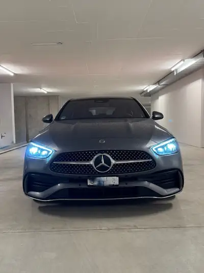 Mercedes-Benz C 200 AMG Line — Berline élégante, motorisation hybride et seulement 62'000 km — côté
