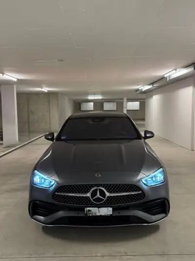 Mercedes-Benz C 200 AMG Line — Berline élégante, motorisation hybride et seulement 62'000 km — arrière