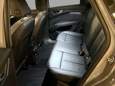 Audi Q4 e-tron 40 — SUV électrique 204 ch, MY 2022, faible kilométrage — Thumbnail 11
