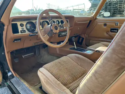 Pontiac Firebird Trans-AM 403 1979 — Muscle car américain culte, 90'000 km — Armaturenbrett