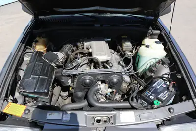 Alfa Romeo 75 3.0 Q.Verde 1991 — Berline sportive rare, 80'000 km seulement — Miniatur 10