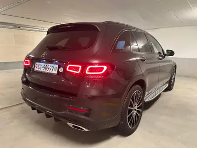 Mercedes-Benz GLC 220 d AMG Line — SUV premium diesel 4x4, entretien fraîchement effectué — côté