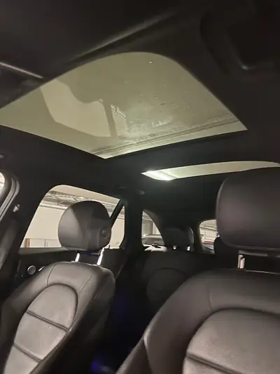 Mercedes-Benz GLC 220 d AMG Line — SUV premium diesel 4x4, entretien fraîchement effectué — tableau de bord
