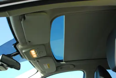 Nissan Qashqai 1.6 DIG-T Tekna 2015 — SUV complet avec équipements premium et double jeu de roues — Thumbnail 14