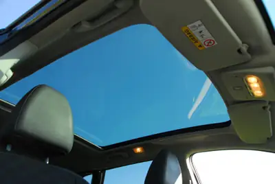 Nissan Qashqai 1.6 DIG-T Tekna 2015 — SUV complet avec équipements premium et double jeu de roues — Thumbnail 15