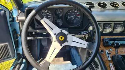 Ferrari 400 1982 — Chef-d'œuvre des années 80, élégance intemporelle et performance authentique — côté
