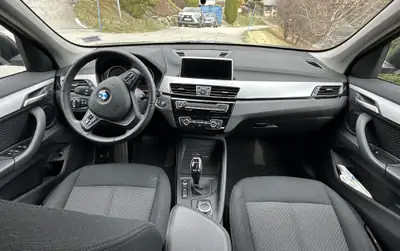 BMW X1 xDrive 18d Steptronic — SUV compact diesel, 92000 km, sans sinistre — intérieur