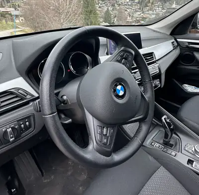 BMW X1 xDrive 18d Steptronic — SUV compact diesel, 92000 km, sans sinistre — tableau de bord