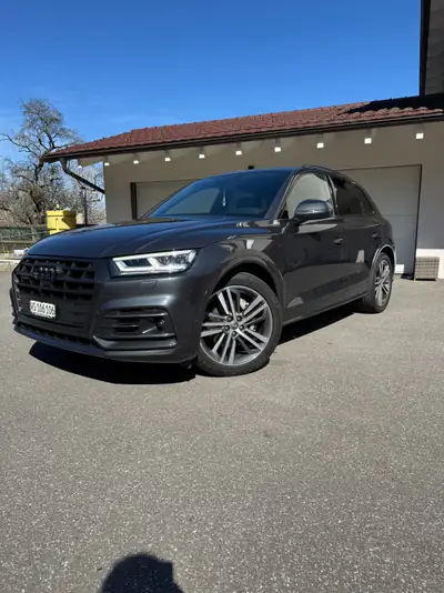 Audi Q5 40 TDI sport quattro — SUV premium diesel, 94 500 km seulement — côté