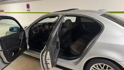 BMW 530d — Berline de prestige diesel, 231 ch et transmission automatique — dashboard