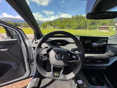 Skoda Enyaq Coupé RS iV 80 4x4 — SUV électrique sportif, 38'000 km seulement — tableau de bord