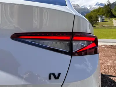 Skoda Enyaq Coupé RS iV 80 4x4 — SUV électrique sportif, 38'000 km seulement — Miniature 9
