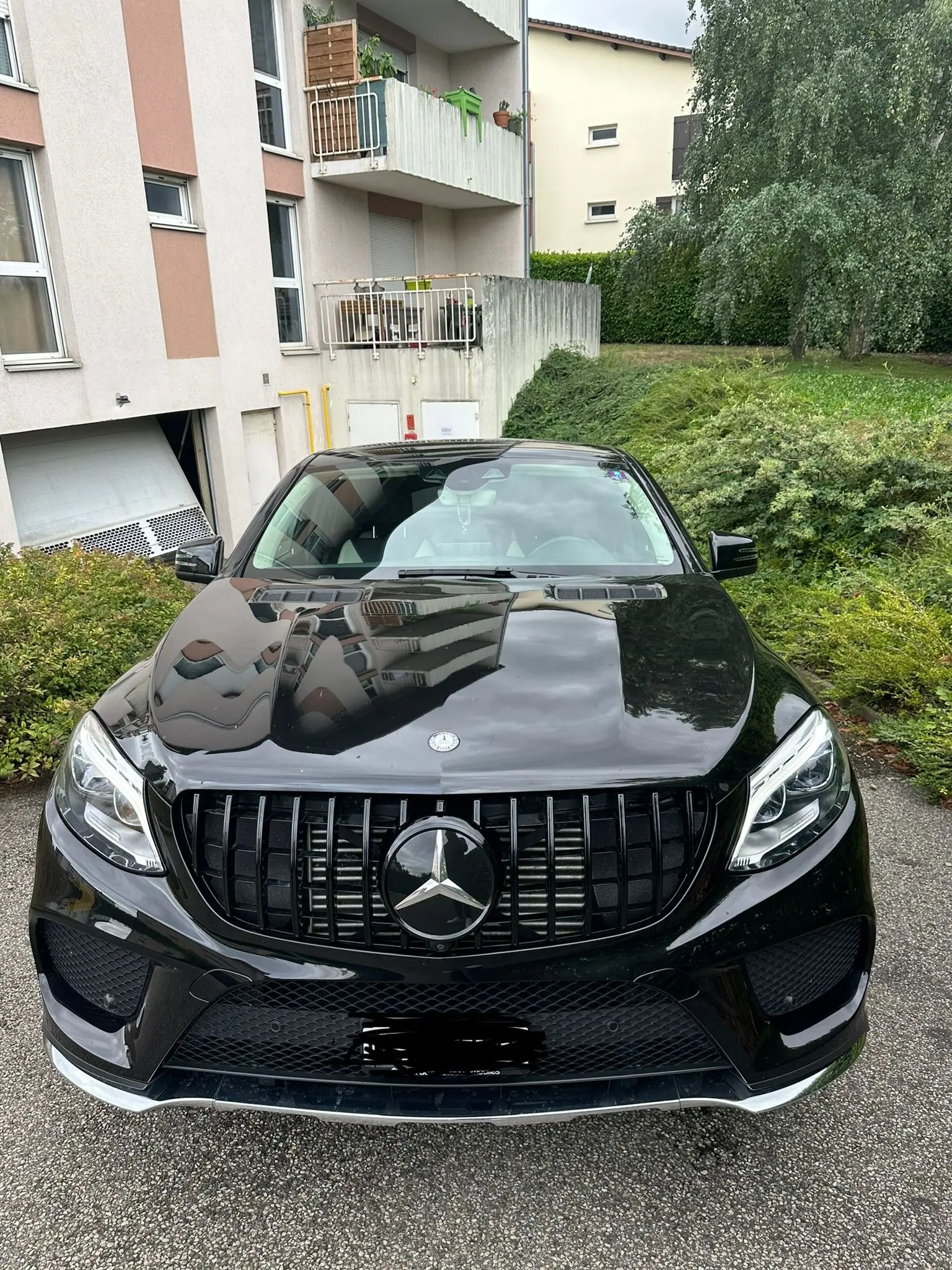 Mercedes-Benz GLE Coupé 350 d 4Matic — SUV premium diesel, 4 roues motrices, 132 000 km — vista esterna