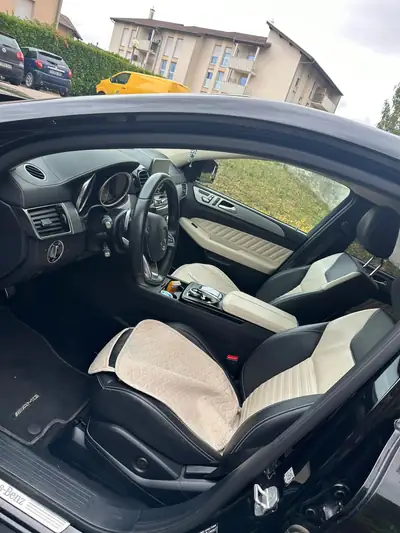 Mercedes-Benz GLE Coupé 350 d 4Matic — SUV premium diesel, 4 roues motrices, 132 000 km — interni