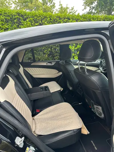 Mercedes-Benz GLE Coupé 350 d 4Matic — SUV premium diesel, 4 roues motrices, 132 000 km — cruscotto