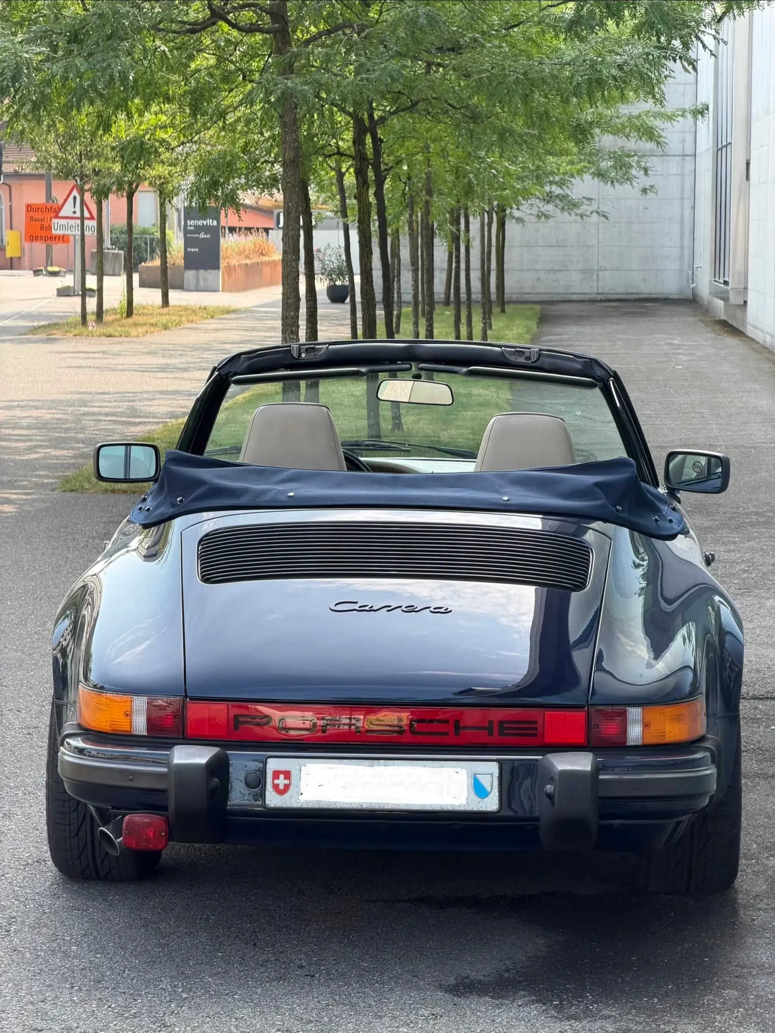 Porsche 911 Carrera Cabriolet — Icône des années 1980, 207 ch sans compromis — vue extérieure