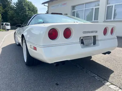 Chevrolet Corvette C4 Targa 35th Anniversary 1989 — Légendaire sportive américaine, 26'000 km — Miniature 8