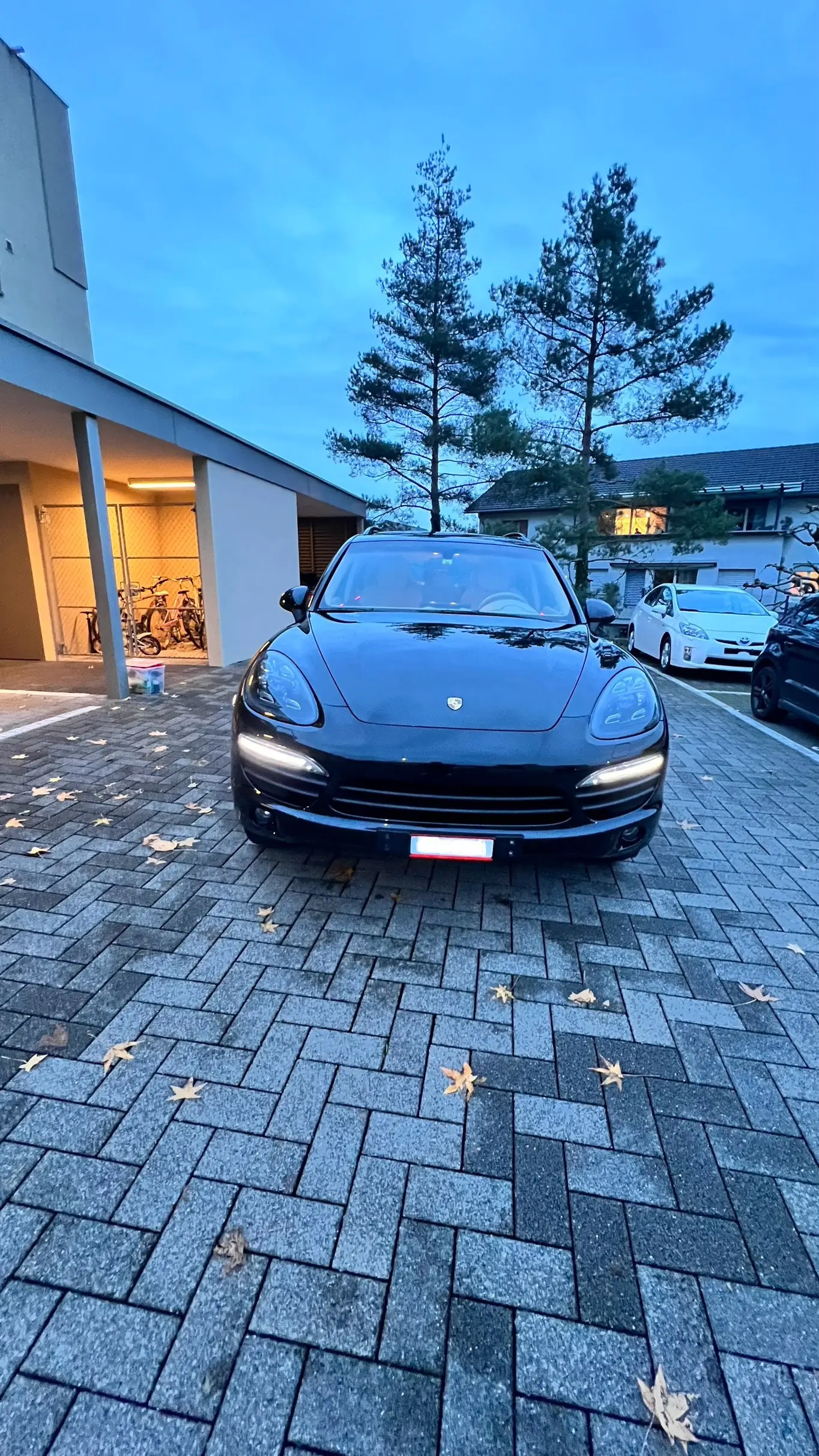 Porsche Cayenne S V8 4.8 — SUV premium 400 ch, historique sans sinistre — vue extérieure