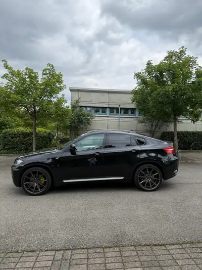 BMW X6 xDrive 30d — Coupé SUV puissant, 175'000 km, sans sinistre — côté