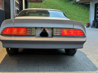 Pontiac Firebird 1978 — Muscle car américain emblématique, moteur V8 6.6L — arrière