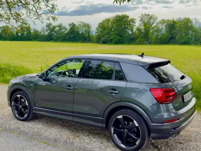 Audi Q2 40 TFSI S-line quattro — SUV compact dynamique, 89'000 km, quattro intégral — Seitenansicht