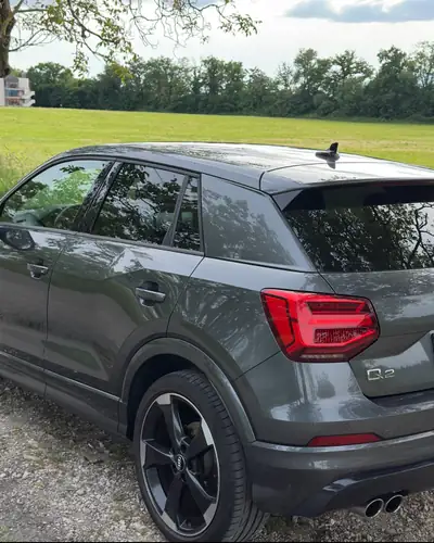 Audi Q2 40 TFSI S-line quattro — SUV compact dynamique, 89'000 km, quattro intégral — Innenraum