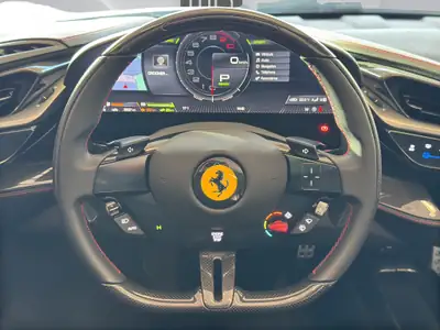Ferrari SF90 Spider Assetto Fiorano — 1000 ch hybride rechargeable, quasi neuf — Thumbnail 10