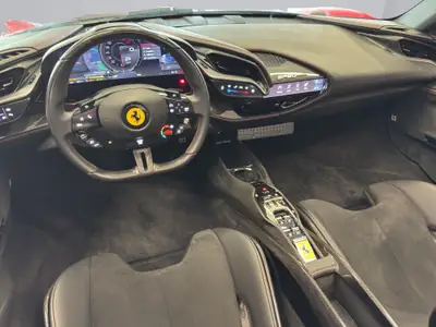 Ferrari SF90 Spider Assetto Fiorano — 1000 ch hybride rechargeable, quasi neuf — Thumbnail 12