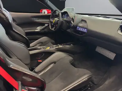 Ferrari SF90 Spider Assetto Fiorano — 1000 ch hybride rechargeable, quasi neuf — Thumbnail 15