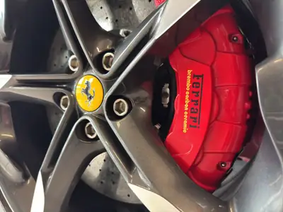 Ferrari SF90 Spider Assetto Fiorano — 1000 ch hybride rechargeable, quasi neuf — Thumbnail 25