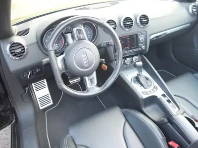 Audi TTS Roadster 2.0 TFSI quattro — Cabriolet sportif 272 ch, entretien impeccable — Miniatura 11