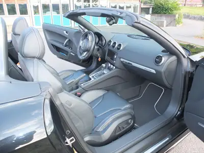 Audi TTS Roadster 2.0 TFSI quattro — Cabriolet sportif 272 ch, entretien impeccable — Miniatura 12