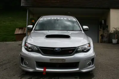Subaru WRX STI 2.5 Turbo 4WD — Berline sportive mythique, moteur 325 ch — fianco