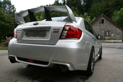 Subaru WRX STI 2.5 Turbo 4WD — Berline sportive mythique, moteur 325 ch — interni