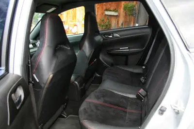 Subaru WRX STI 2.5 Turbo 4WD — Berline sportive mythique, moteur 325 ch — Miniatura 10