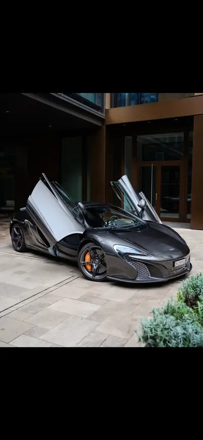 McLaren 650S Spider — Roadster V8 650 ch, carbone intégral, véhicule CH — vue extérieure