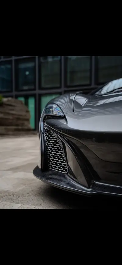 McLaren 650S Spider — Roadster V8 650 ch, carbone intégral, véhicule CH — tableau de bord