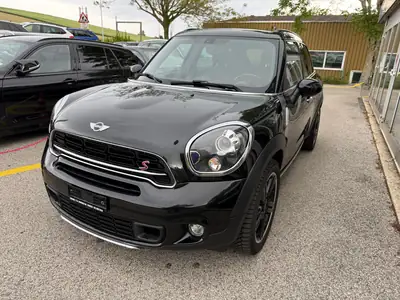 MINI Countryman Cooper S ALL4 - SUV compact sportif avec traction intégrale — side view