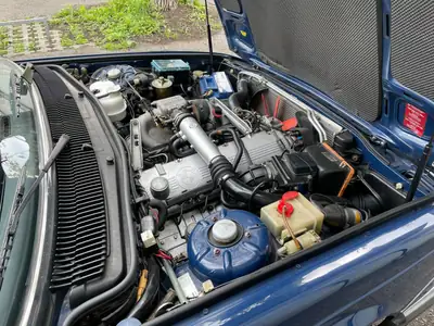 BMW 745i A 1985 — Un collector rare avec turbo, 205'000 km, sans sinistre — dettaglio
