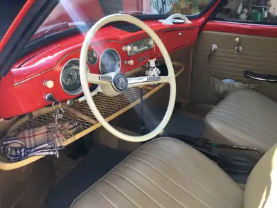 Volkswagen Karmann-Ghia 1960 — Cabriolet de légende, seulement 62'000 km — côté