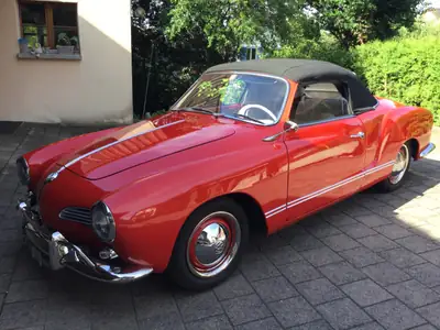 Volkswagen Karmann-Ghia 1960 — Cabriolet de légende, seulement 62'000 km — intérieur
