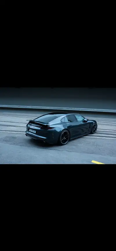 Porsche Panamera GTS V8 — 470 ch, échappement Akrapovic, abaissée sport — Heckansicht