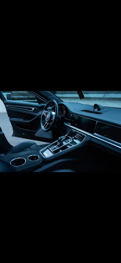 Porsche Panamera GTS V8 — 470 ch, échappement Akrapovic, abaissée sport — Armaturenbrett
