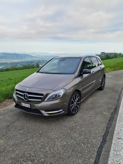 Mercedes-Benz B 250 7G-DCT — Monospace compact dynamique, 211 ch et consommation maîtrisée — Außenansicht