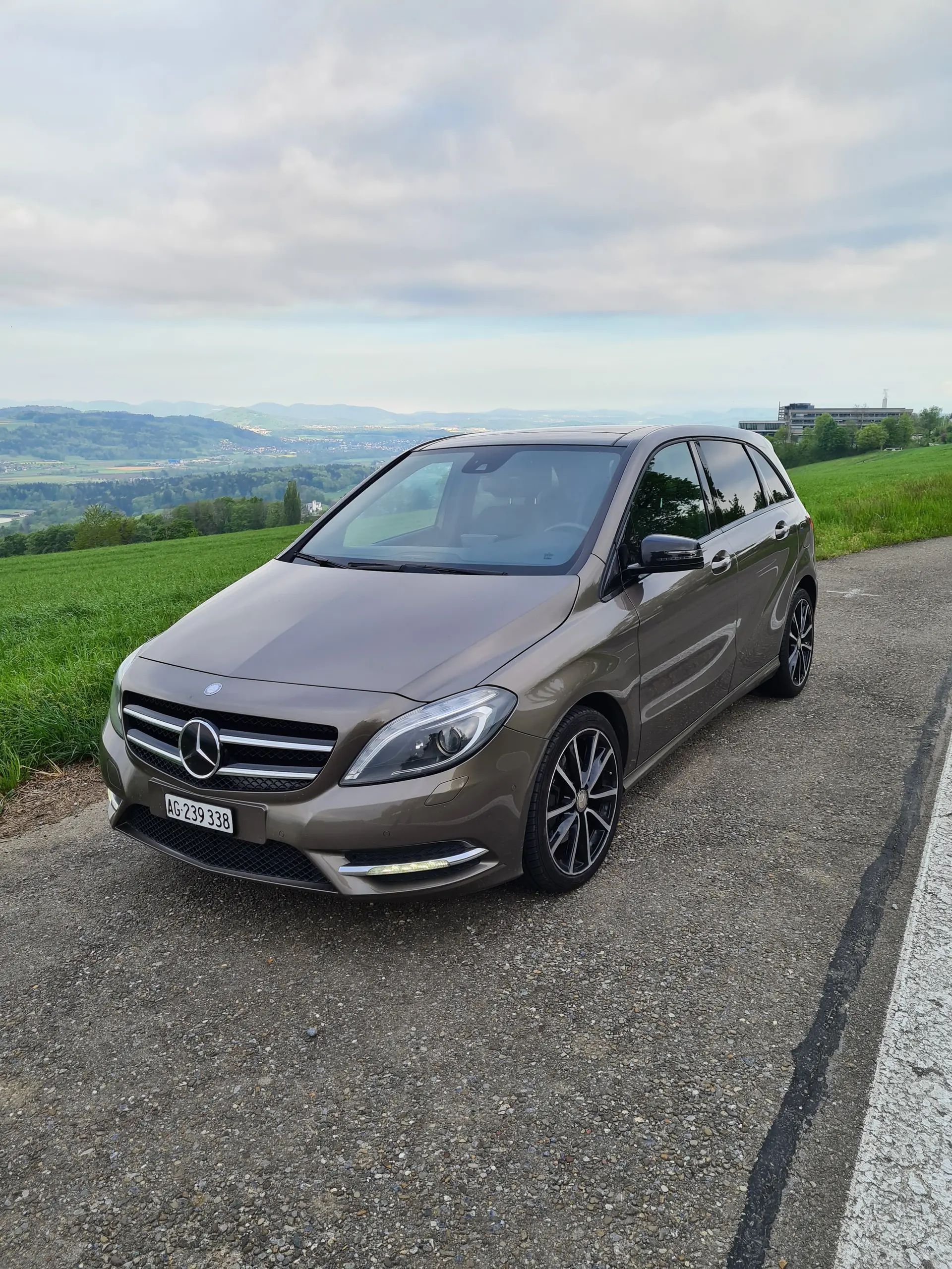 Mercedes-Benz B 250 7G-DCT — Monospace compact dynamique, 211 ch et consommation maîtrisée — Außenansicht