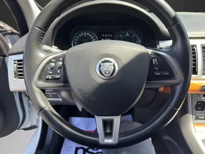 Jaguar XF Sportbrake 3.0d V6 — Diesel performant, break élégant, expertisé du jour — Thumbnail 10