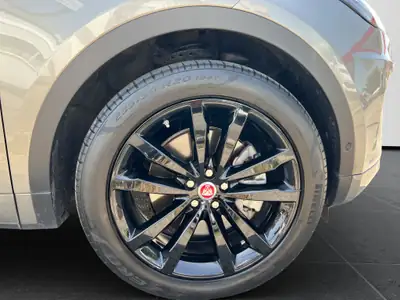 Jaguar E-PACE P250 R-Dynamic SE AWD — SUV compact premium, 1ère main, 68'000 km — Miniature 17