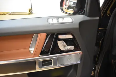 Mercedes-Benz G 63 AMG — Le SUV légendaire avec 585 ch, kilométrage quasi neuf — Miniature 25